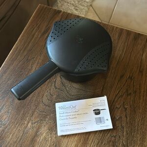 Pampered Chef Small Micro-Cooker NWOT